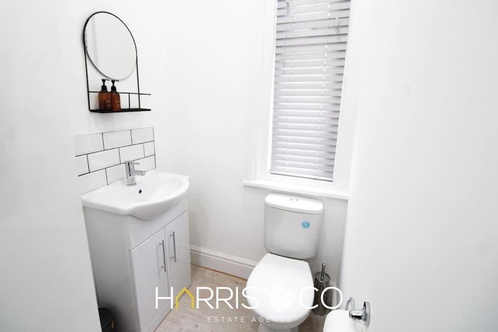 Roundtree & Berry - Fleetwood Apartment ภายนอก รูปภาพ