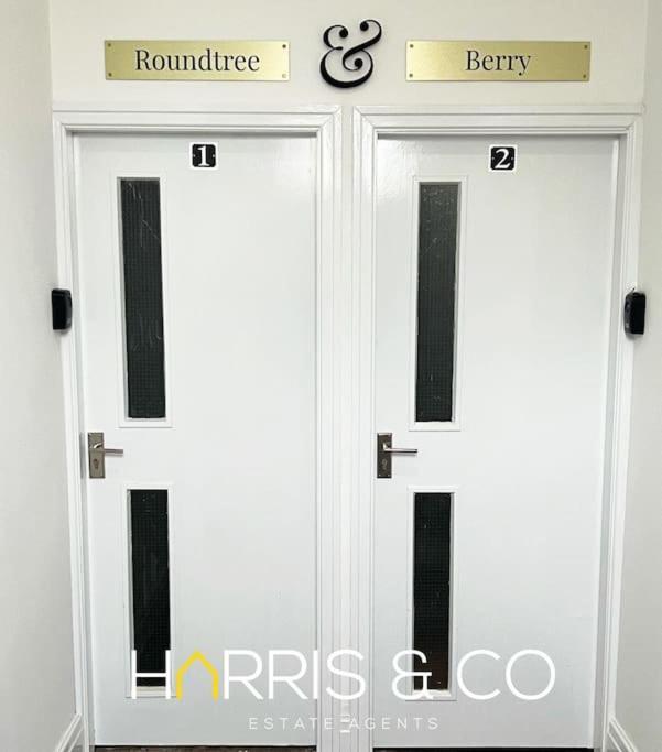 Roundtree & Berry - Fleetwood Apartment ภายนอก รูปภาพ