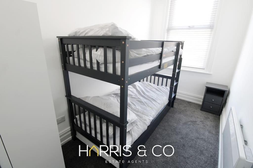 Roundtree & Berry - Fleetwood Apartment ภายนอก รูปภาพ