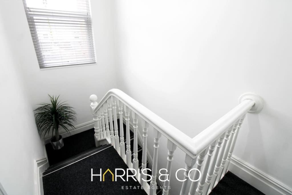 Roundtree & Berry - Fleetwood Apartment ภายนอก รูปภาพ