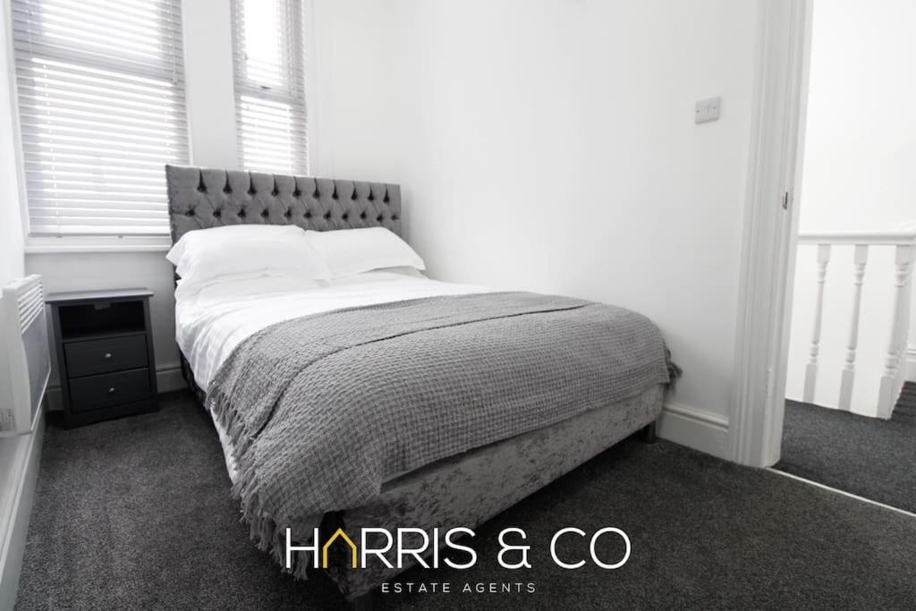 Roundtree & Berry - Fleetwood Apartment ภายนอก รูปภาพ