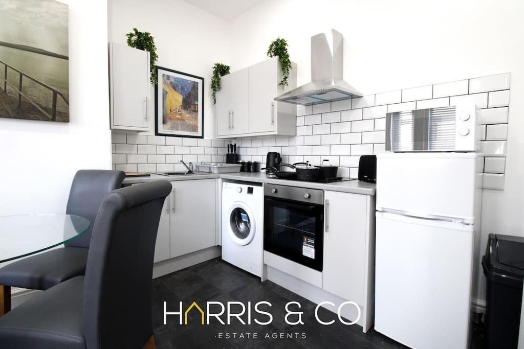 Roundtree & Berry - Fleetwood Apartment ภายนอก รูปภาพ
