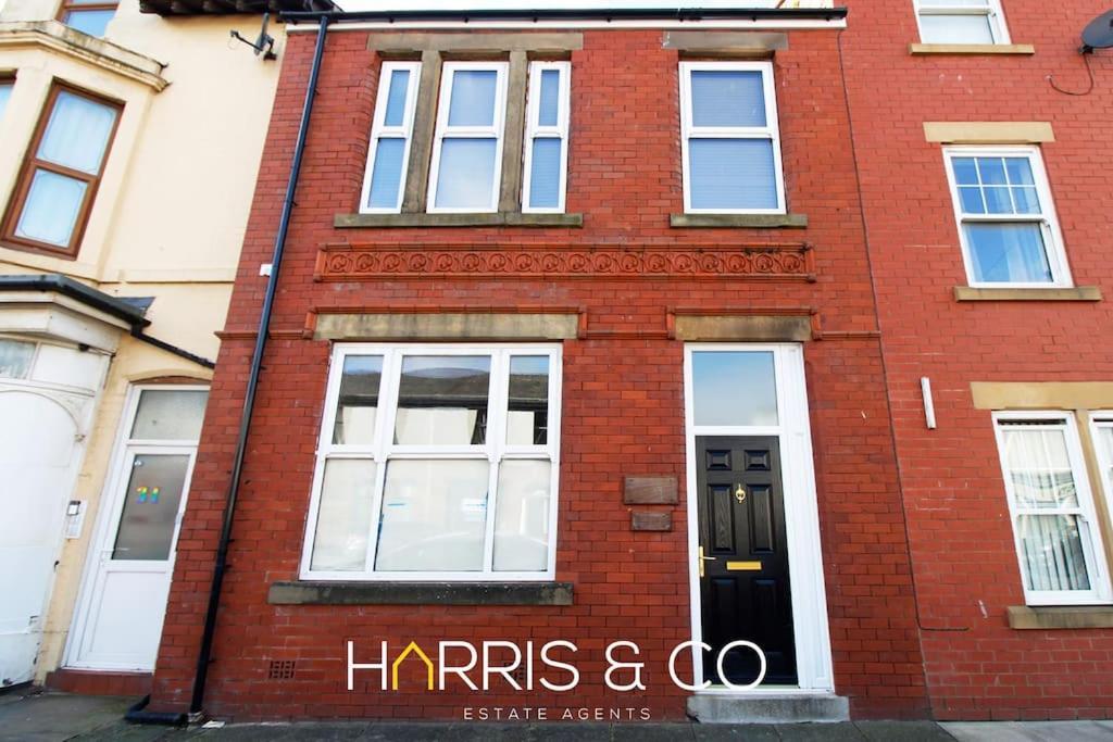 Roundtree & Berry - Fleetwood Apartment ภายนอก รูปภาพ